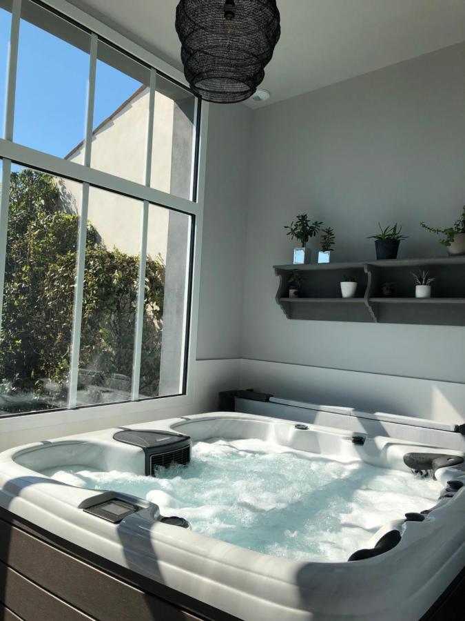 Maison M, Chambre Privee Acces Jardin Piscine Et Jacuzzi Pres De La Rochelle La Rochelle  Zewnętrze zdjęcie